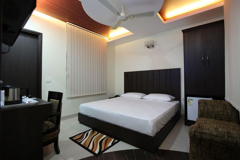 Hotel Bonlon Inn New Delhi Exterior photo